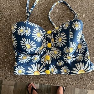 Cupshe Small swim top, smoke free home